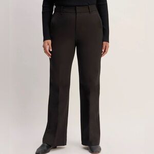 Everlane Bi Stretch Flare Pant in Black
